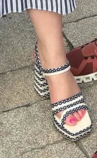 S.E. Cupp feet photo thumbnail