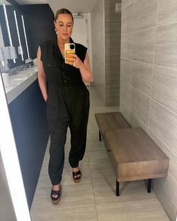 S.E. Cupp feet photo thumbnail