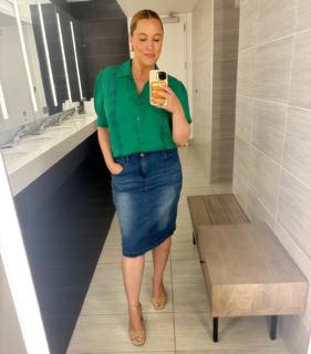 S.E. Cupp feet photo thumbnail