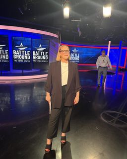 S.E. Cupp feet photo thumbnail