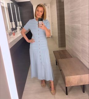 S.E. Cupp feet photo 1