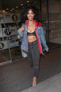 SZA feet photo thumbnail