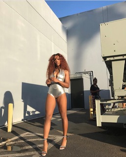 SZA feet photo thumbnail