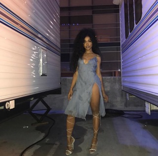 SZA feet photo thumbnail