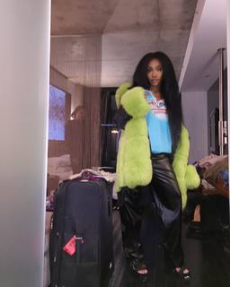 SZA feet photo thumbnail