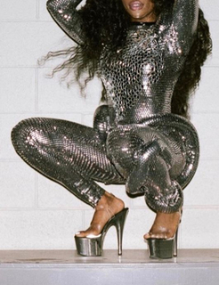 SZA feet photo thumbnail