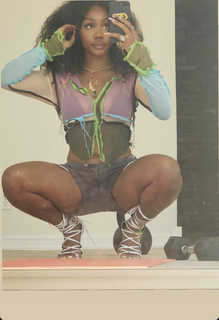 SZA feet photo thumbnail
