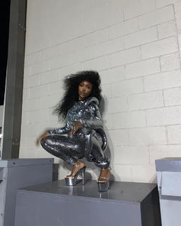 SZA feet photo thumbnail