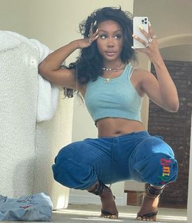 SZA feet photo thumbnail