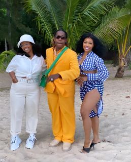 SZA feet photo thumbnail