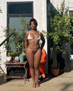 SZA feet photo thumbnail