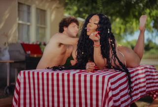 SZA feet photo thumbnail