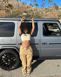 SZA feet photo thumbnail