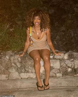 SZA feet photo thumbnail