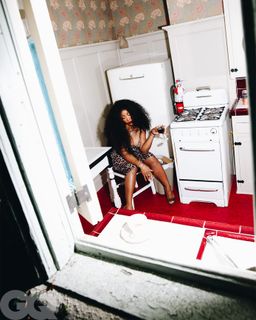 SZA feet photo thumbnail