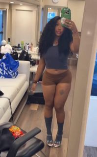SZA feet photo 2