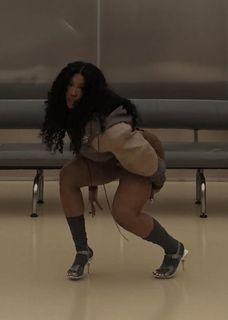 SZA feet photo 1