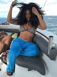 SZA feet photo 12