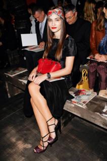 Saadet Aksoy feet photo 11