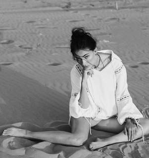 Saadet Aksoy feet photo 3