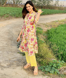 Saanvi Dhiman feet photo 11