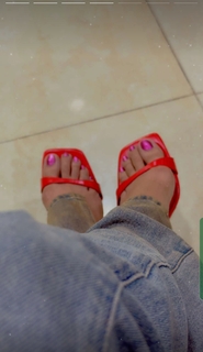 Saanvi Dhiman feet photo 3
