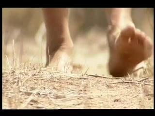 Saba Douglas-Hamilton feet photo 8