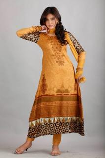 Saba Qamar feet photo thumbnail