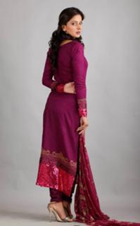Saba Qamar feet photo thumbnail
