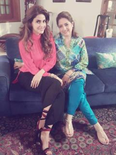 Saba Qamar feet photo thumbnail