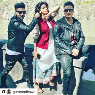 Saba Qamar feet photo thumbnail