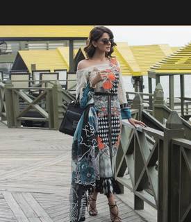 Saba Qamar feet photo thumbnail