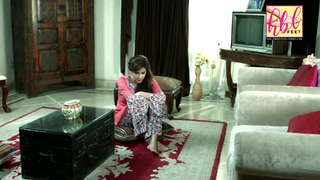 Saba Qamar feet photo thumbnail