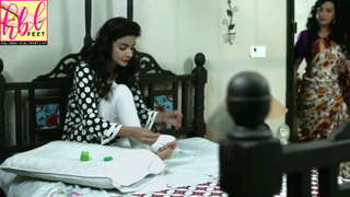 Saba Qamar feet photo thumbnail