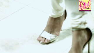 Saba Qamar feet photo thumbnail