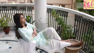 Saba Qamar feet photo thumbnail