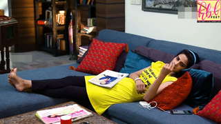 Saba Qamar feet photo thumbnail