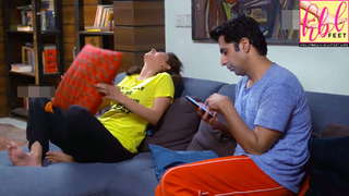 Saba Qamar feet photo thumbnail