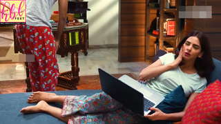 Saba Qamar feet photo thumbnail