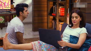 Saba Qamar feet photo thumbnail