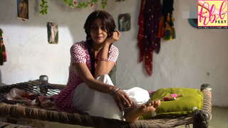 Saba Qamar feet photo thumbnail