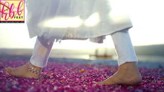 Saba Qamar feet photo thumbnail