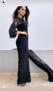 Saba Qamar feet photo thumbnail