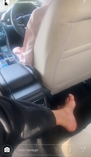 Saba Qamar feet photo thumbnail