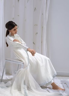 Saba Qamar feet photo thumbnail