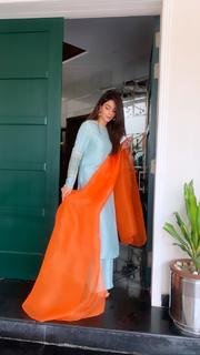 Saba Qamar feet photo thumbnail