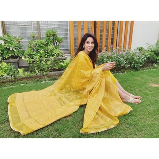 Saba Qamar feet photo thumbnail
