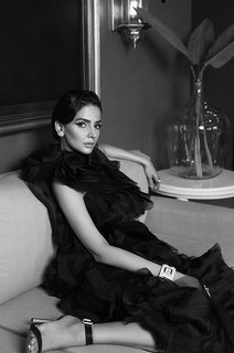Saba Qamar feet photo thumbnail