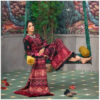 Saba Qamar feet photo thumbnail