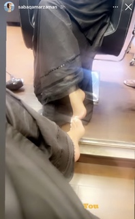 Saba Qamar feet photo thumbnail